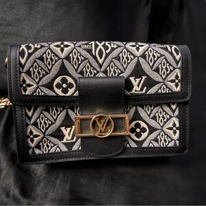 Louis Vuitton shoulder bag